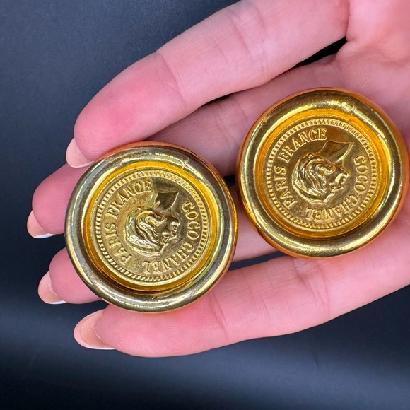 ❗️FINAL PRICE❗️LOT 1011 LARGE from 1954-1971 Chanel vintage 24K gold plated - Picture 1 of 16